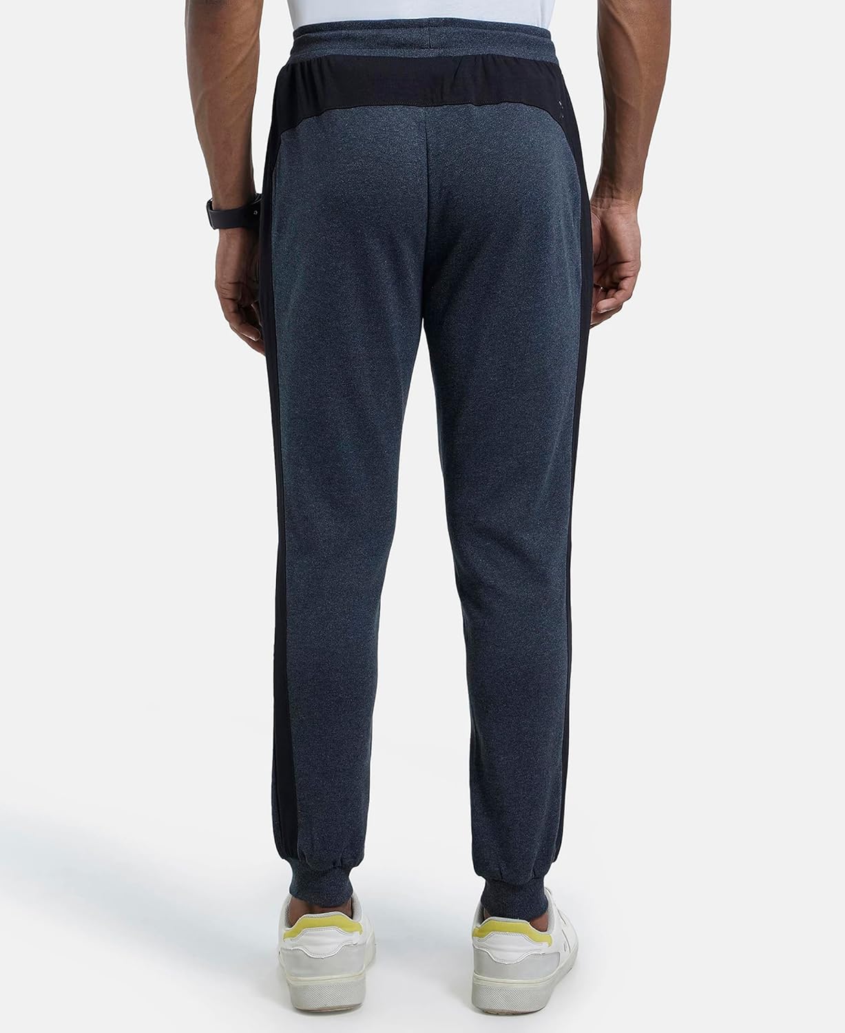 NOBERO Men Mid- Rise Classic Straight Fit Joggers