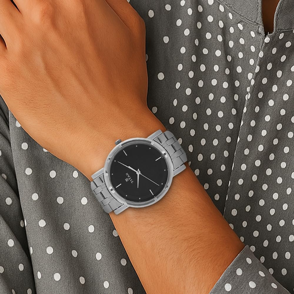 Titan Karishma Analog Black Dial Men's Watch NM1639SM02/NN1639SM02