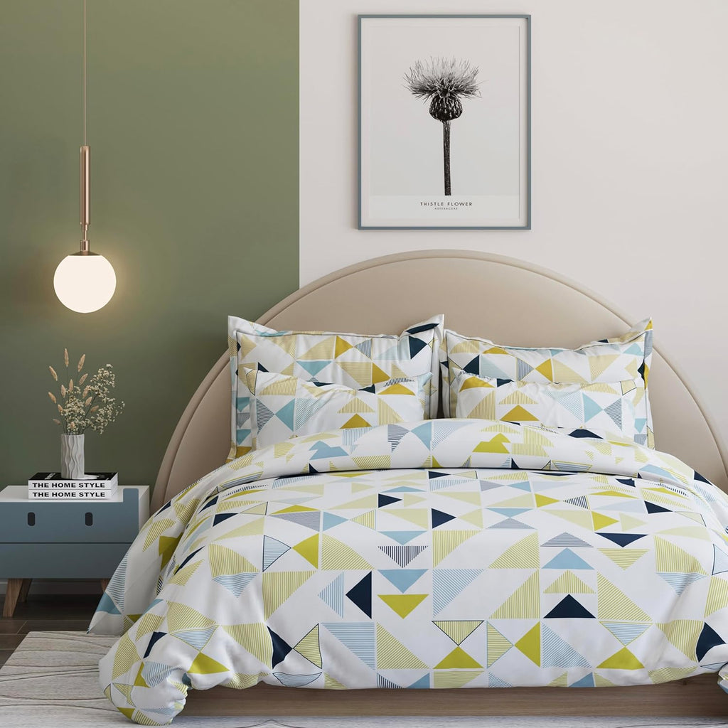 FRESH FROM LOOM Microfiber Wrinkle Resistant|Soft Skin Safe|Breathable Queen Size Flat Solid Bedsheets|Hotel & Home|Double Bedsheet Set With 2 Pillow Covers 144 TC (95X90 Inches Maroon)